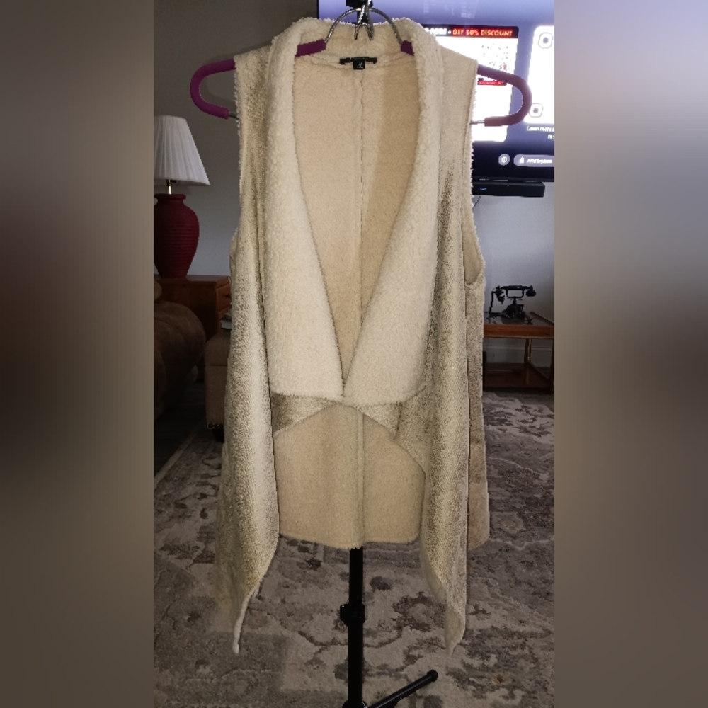 Women's TCEC Faux Suede Vest Style Comfy Stylish Light Perf Cond Like New Sz Med